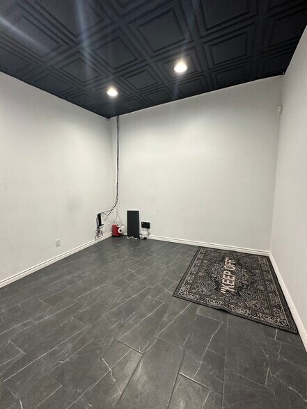 More Photos Of 1060 Richmond Rd, Staten Island Freestanding For Lease