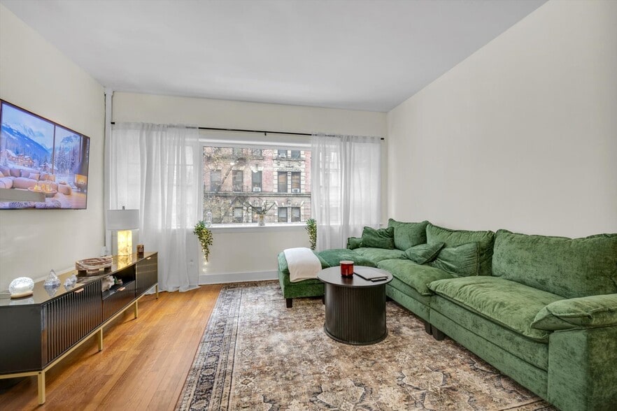 More Photos Of 247 E 50th St, New York Apartments For Sale