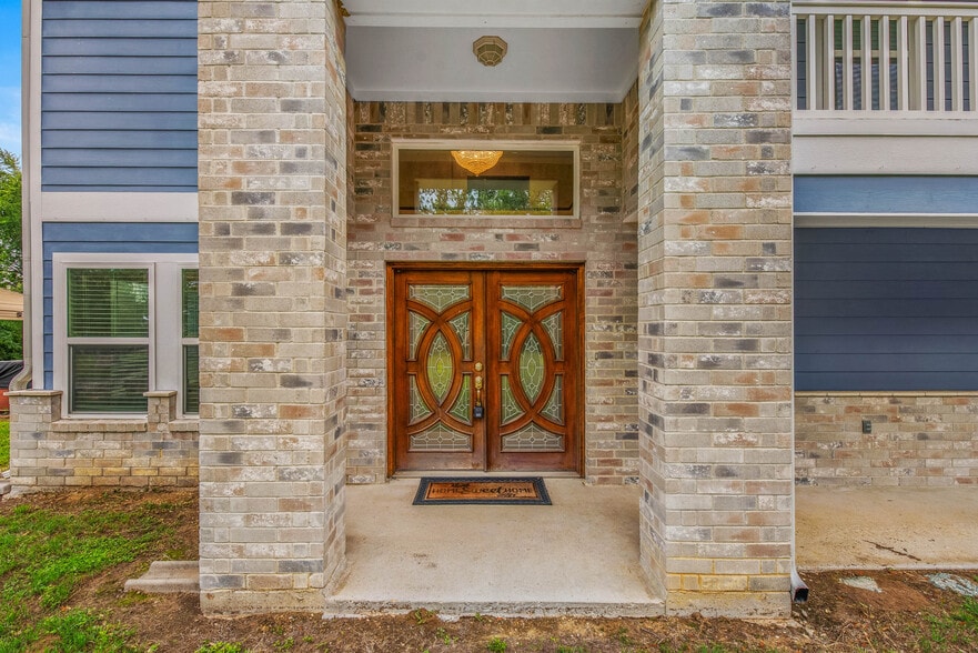 More Photos Of 13863 FM 2154 Rd, College Station Showroom For Sale