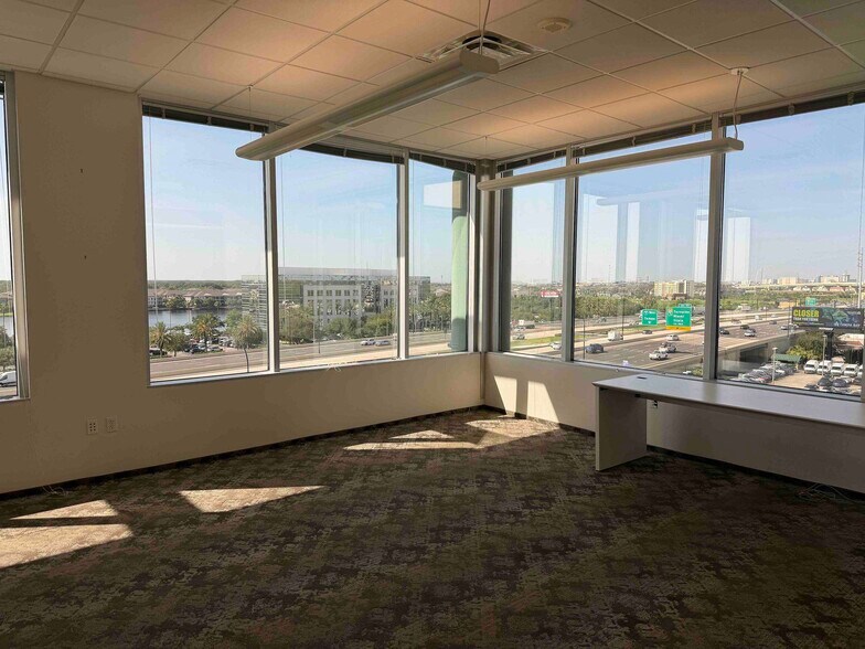 More Photos Of 4901 Vineland Rd, Orlando Office For Lease