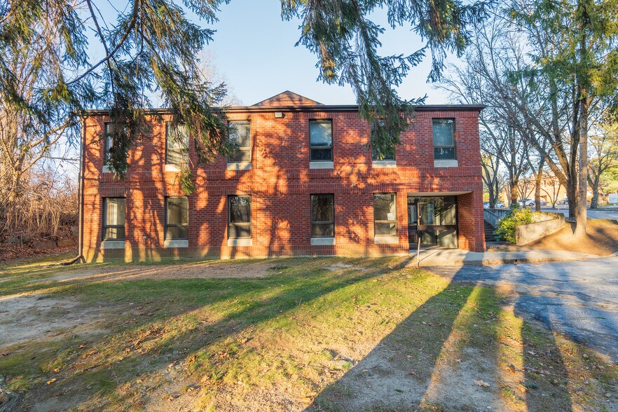 Primary Photo Of 875 Centerville Rd, Warwick Medical For Sale