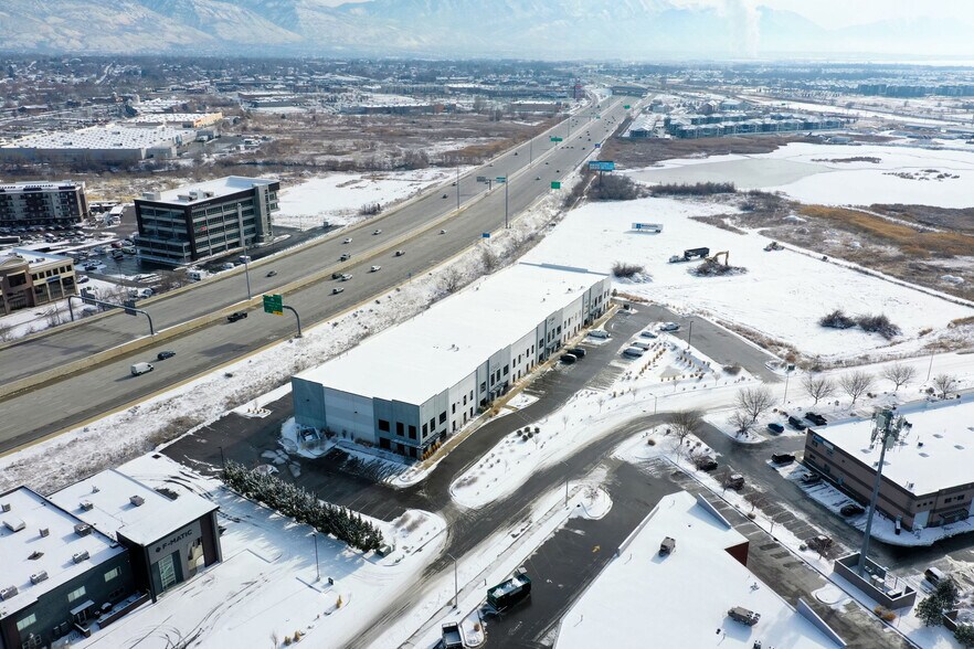 More Photos Of 333 S Mill Pond Dr, Lehi Warehouse For Lease