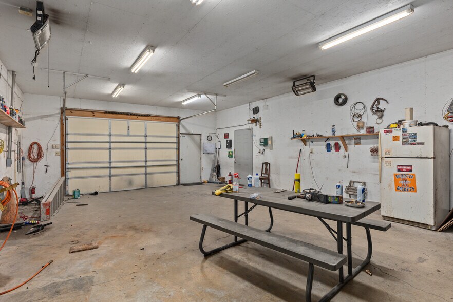 More Photos Of 2149 E Frontage Rd, Staunton Auto Dealership For Sale