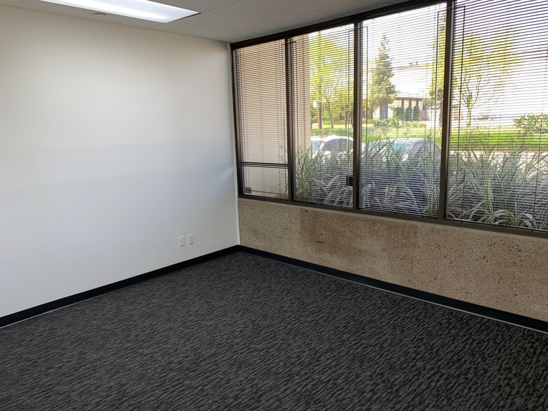 More Photos Of 6110-6130 Valley View Ave, Buena Park Unknown For Lease