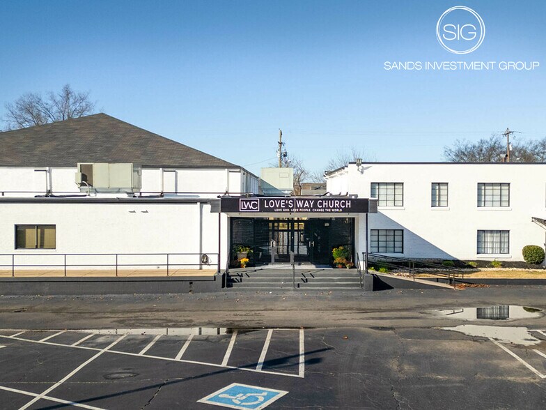 Primary Photo Of 310 Coles Ferry Pike, Lebanon Religious Facility For Lease
