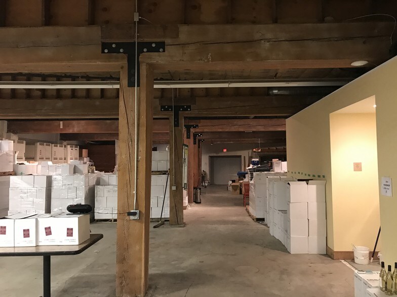 More Photos Of 13 Railroad St, Hood River Winery Vineyard For Lease