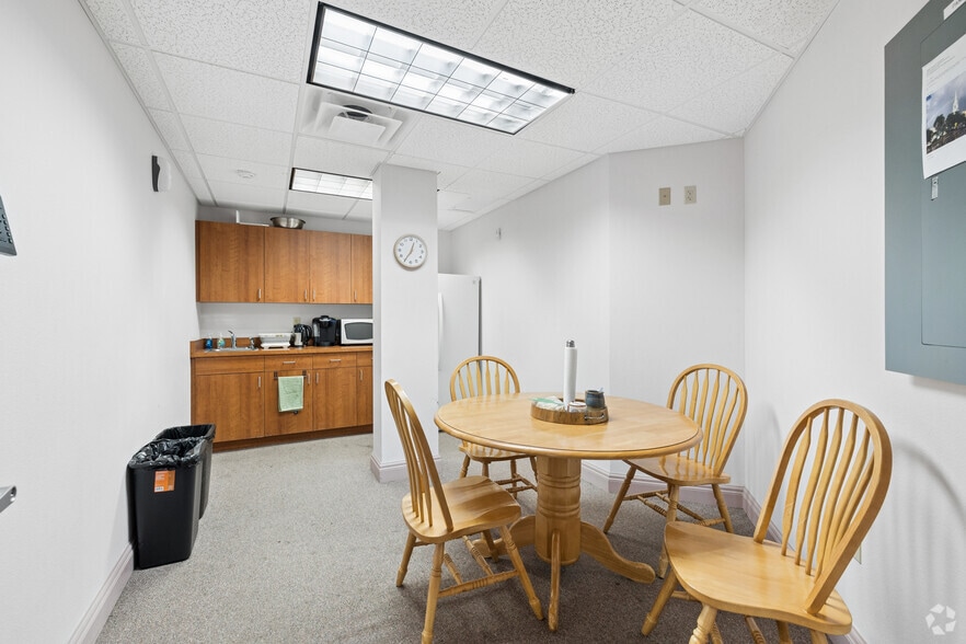 More Photos Of 1670 Main St, Sarasota Religious Facility For Sale