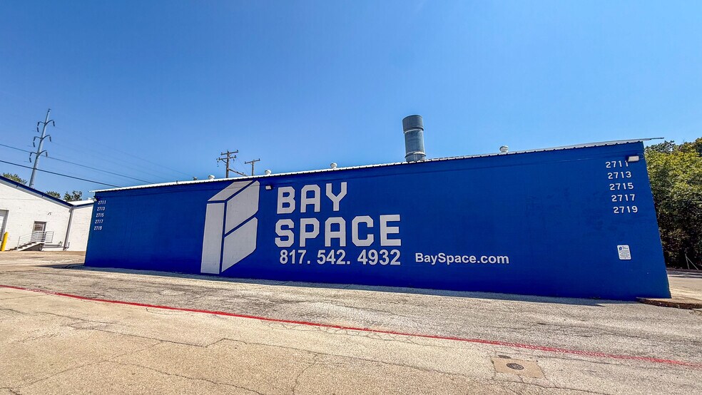 Primary Photo Of 2402-2404 Blue Smoke Ct, Fort Worth Unknown For Lease