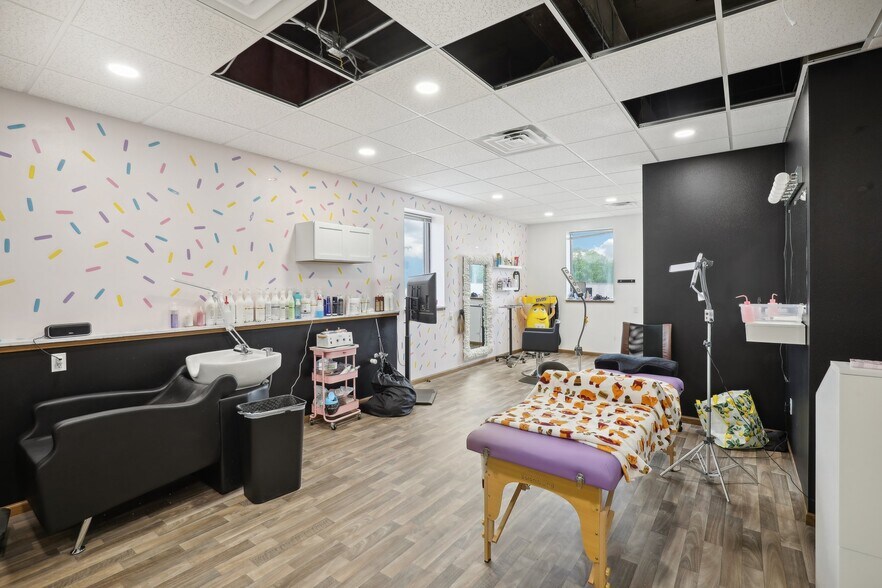 More Photos Of 101 Jones St, Barneveld General Retail For Sale