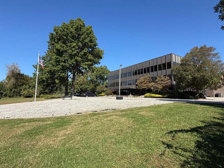 More Photos Of 420 Columbus Ave, Valhalla Office For Lease