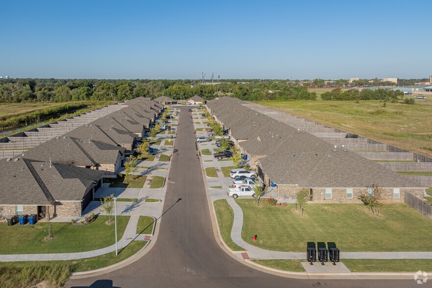 More Photos Of 646 Marlin Ct, Chickasha Apartments For Sale