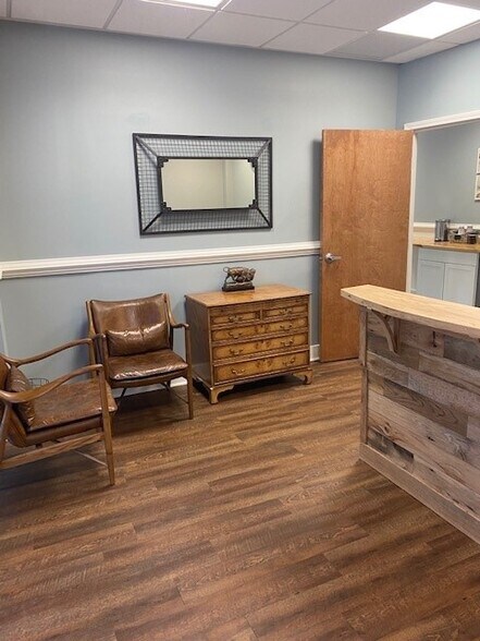 More Photos Of 497 Bramson Ct, Mount Pleasant Office For Lease