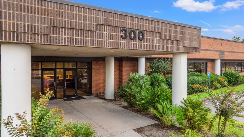 More Photos Of 8733 Highway 17 Byp S, Myrtle Beach Office For Lease