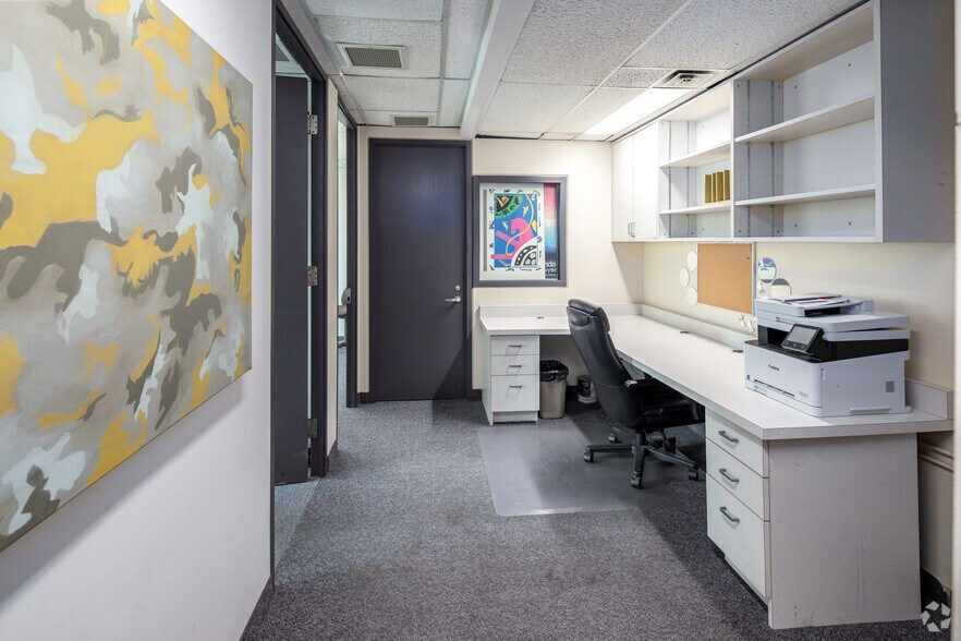 More Photos Of 121 Richmond St W, Toronto Office For Lease