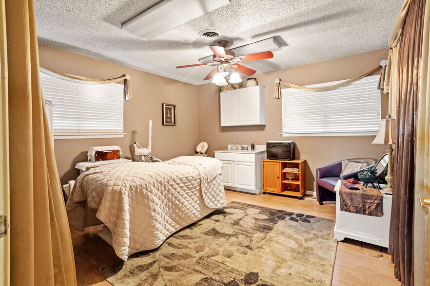 More Photos Of 1852 Chews Landing Rd, Blackwood Freestanding For Sale