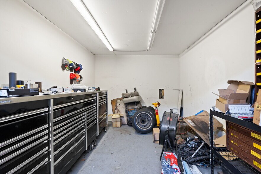 More Photos Of 209 S Sequim Ave, Sequim General Retail For Lease