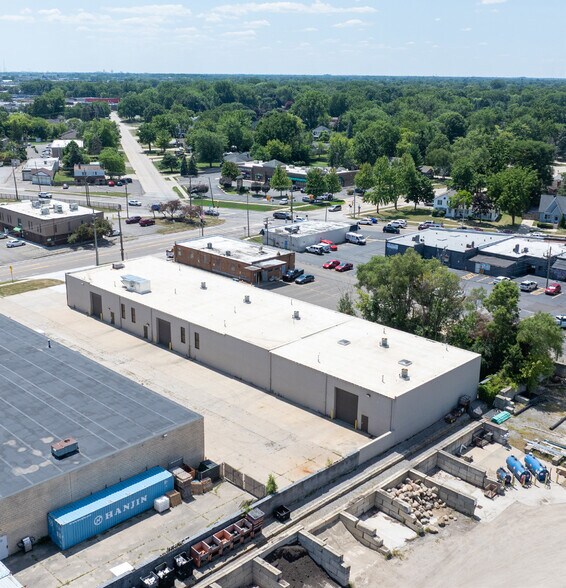 More Photos Of 16945 Masonic Blvd, Fraser Warehouse For Sale