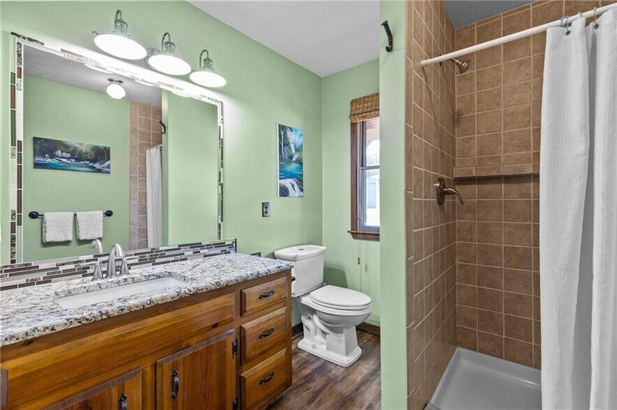 More Photos Of 755 County Road 210, Eureka Springs Hotel For Sale