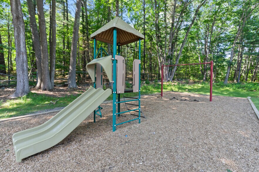 More Photos Of 12 Elm St, Freeport Apartments For Sale