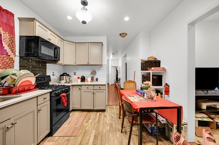 More Photos Of 134 Haven Ave, Mount Vernon Apartments For Sale