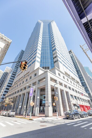 More Photos Of 32 Old Slip, New York Office For Lease