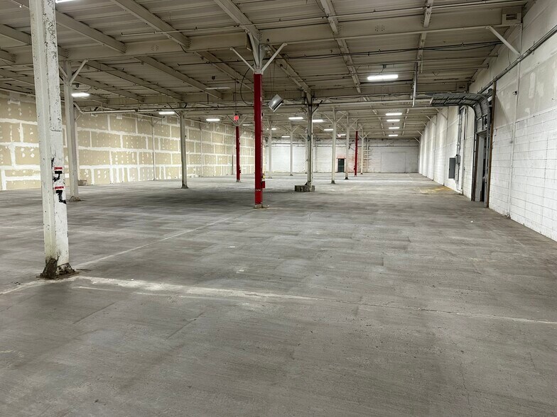 More Photos Of 217 S Belmont Ave, Indianapolis Warehouse For Lease