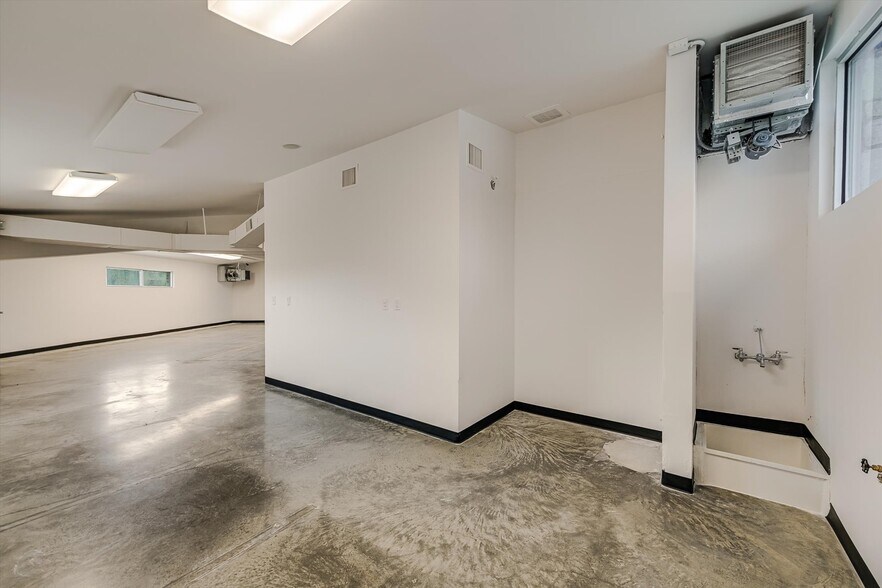 More Photos Of 15314 W State Highway 71, Bee Cave Office For Lease