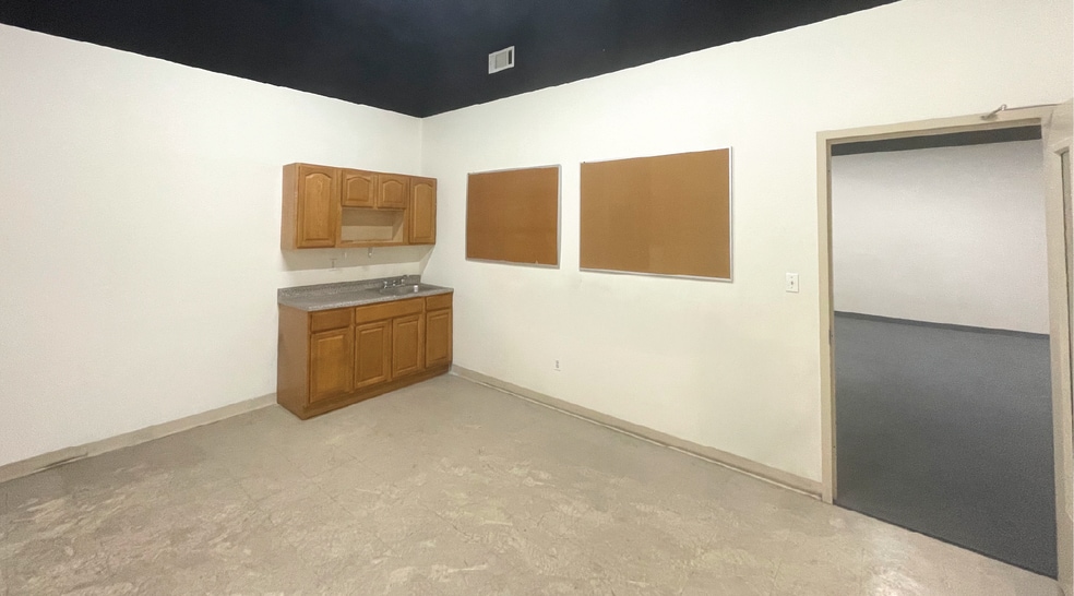 More Photos Of 49-29 30th Pl, Long Island City Warehouse For Lease