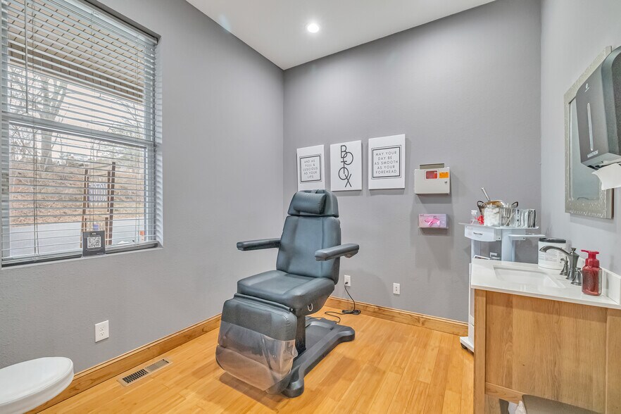 More Photos Of 1039 Boyds Crk, Seymour Freestanding For Sale