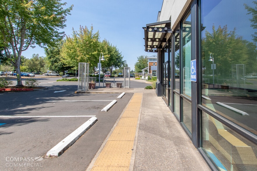 More Photos Of 1079 Valley River Way, Eugene Freestanding For Lease
