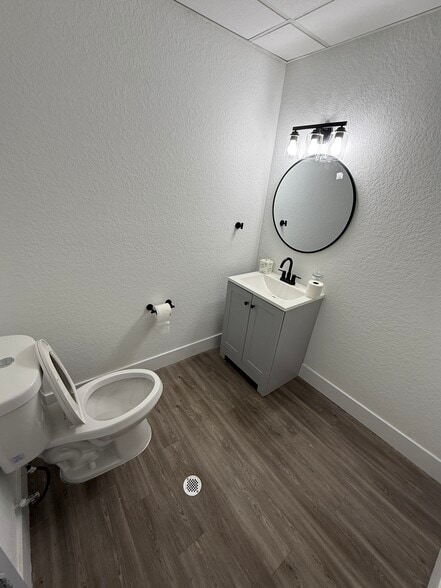 More Photos Of 10784 Satellite Blvd, Orlando Warehouse For Sale