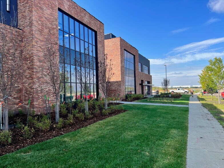 More Photos Of 895 Pembina Rd, Sherwood Park Storefront Retail Office For Sale