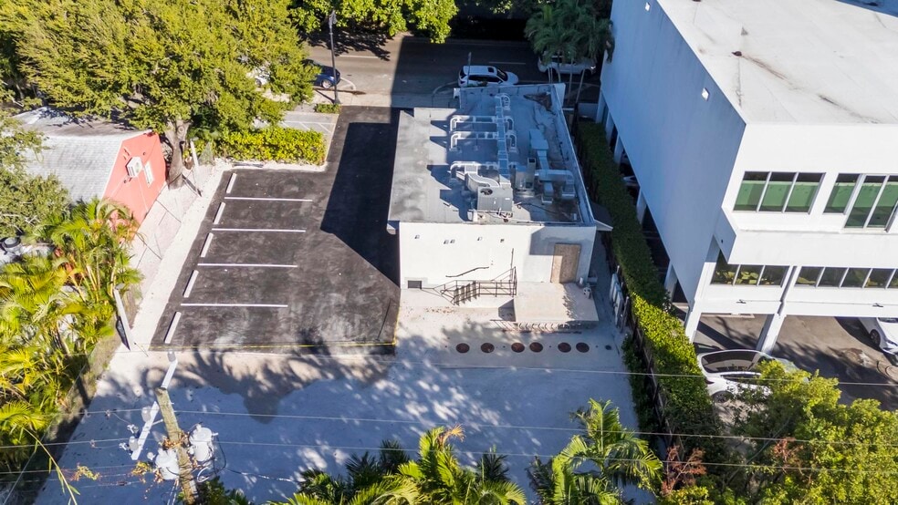 More Photos Of 1760 SW 22 St, Coral Gables Restaurant For Lease