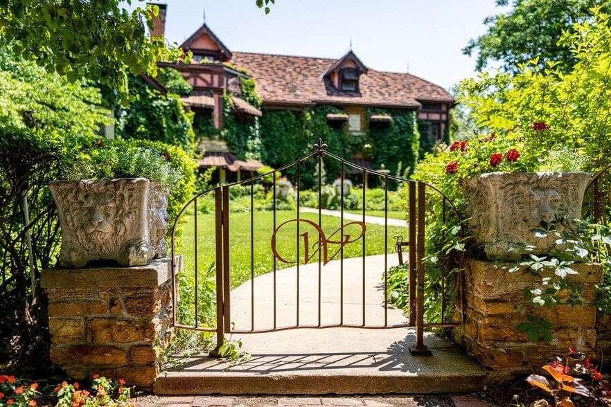 More Photos Of 1272 SW Fillmore St, Topeka Hospitality For Sale