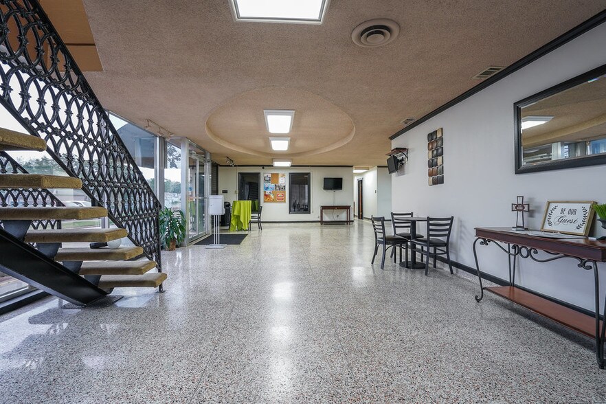 More Photos Of 1110 S 12th St, Fort Smith Religious Facility For Sale