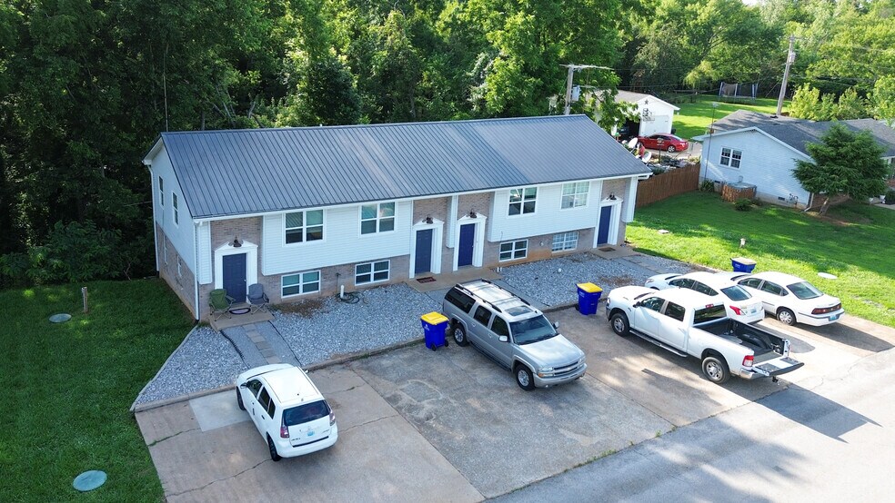 More Photos Of 105 Windy Cir, Franklin Multifamily For Sale