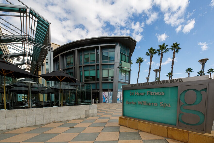 More Photos Of 15301 Ventura Blvd, Sherman Oaks Unknown For Lease