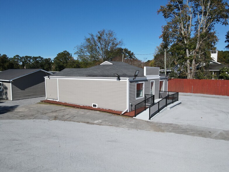 More Photos Of 17A, Moncks Corner General Retail For Sale