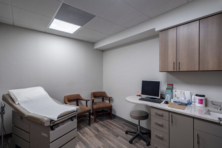 More Photos Of 195 King Ave, Athens Medical For Lease