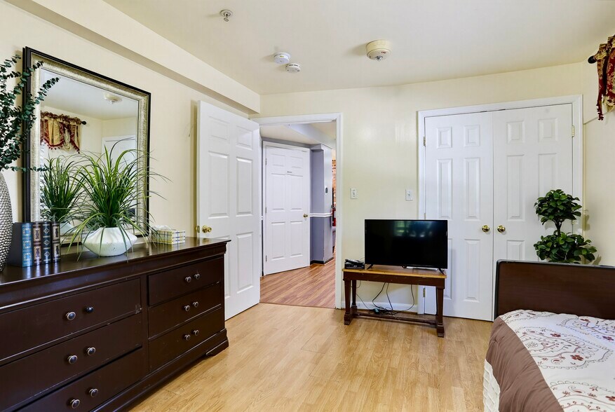More Photos Of 515 Apple Grove Rd, Silver Spring Assisted Living For Sale
