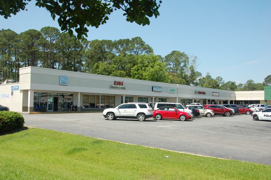 More Photos Of 805-831 Peterson Ave N, Douglas Storefront For Lease