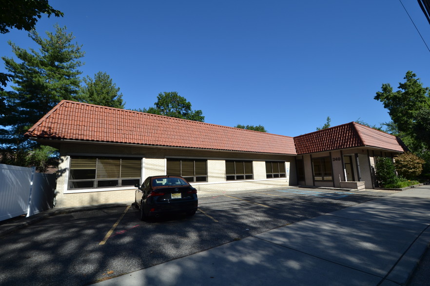 Primary Photo Of 240 Grand Ave, Leonia Office For Sale