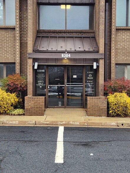More Photos Of 8302-8304 Old Courthouse Rd, Vienna Office For Sale