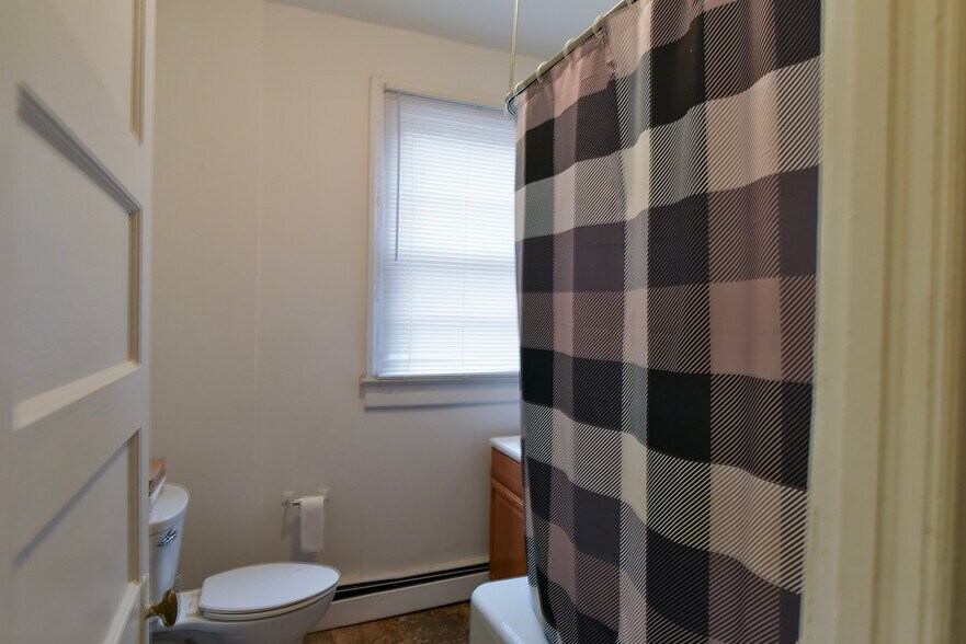 More Photos Of 29 W Franklin St, Hagerstown Apartments For Sale