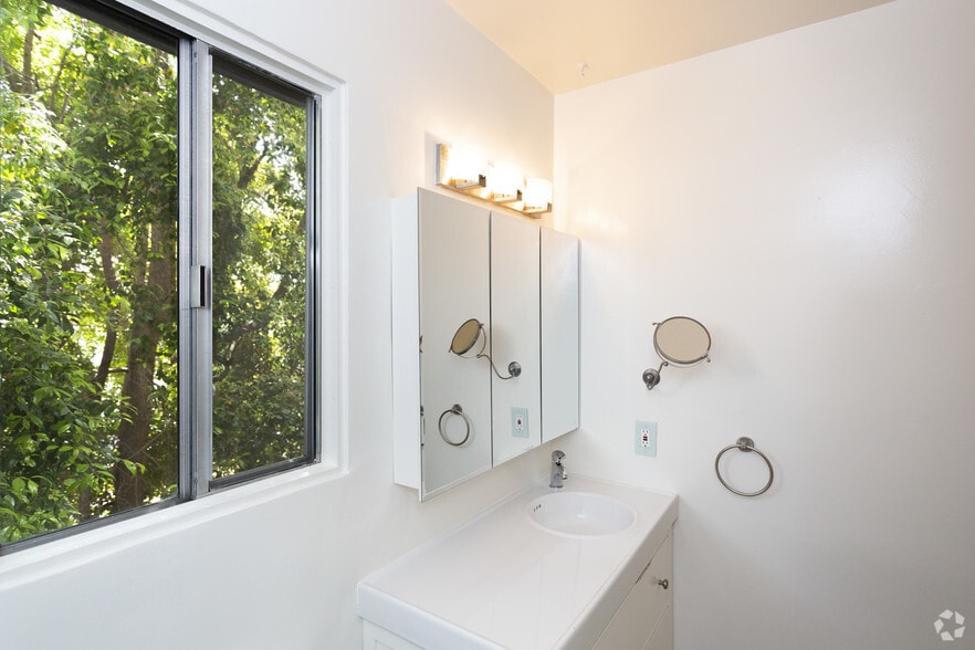 More Photos Of 1214 N Clark St, West Hollywood Apartments For Sale