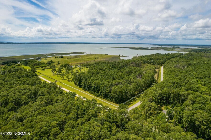More Photos Of 220 Blue Berry Kennel, Beaufort Land For Sale