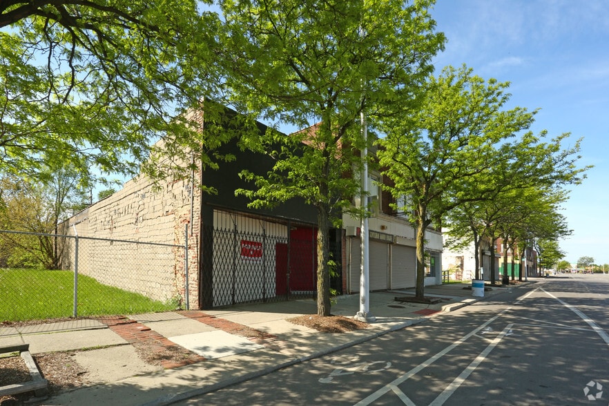 More Photos Of 14326-14332 E Jefferson Ave, Detroit Storefront For Sale