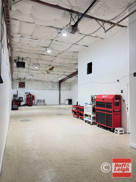 More Photos Of 3911 Norwood Dr, Littleton Manufacturing For Lease