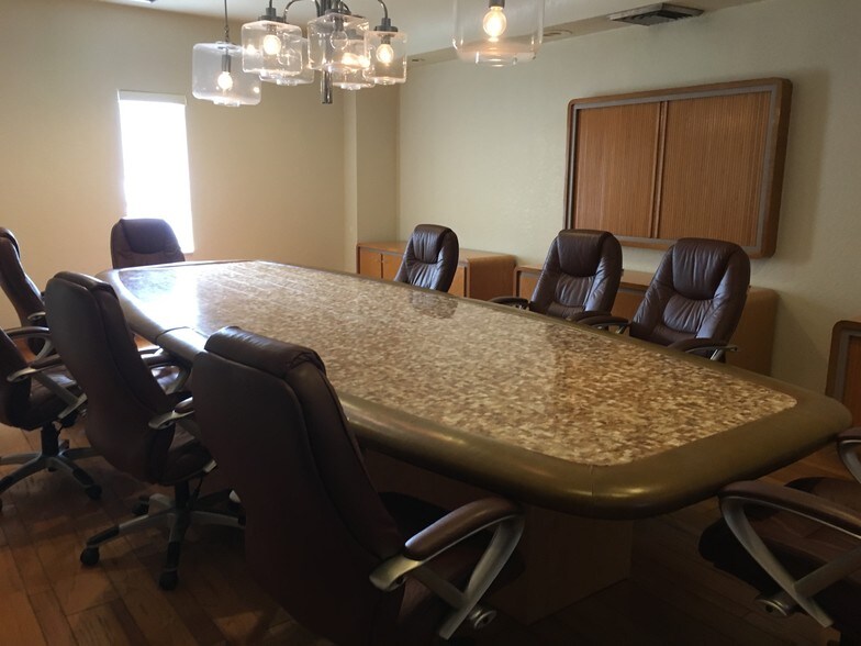 More Photos Of 2021 Tyler St, Hollywood Office For Lease