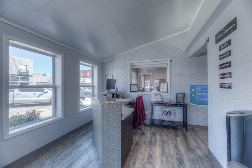 More Photos Of 12 W Dawes Ave, Bixby Office For Sale